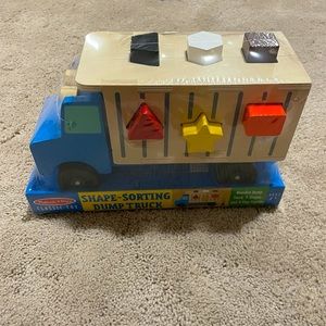 New Melissa & Doug Shape Sorting Dump Truck